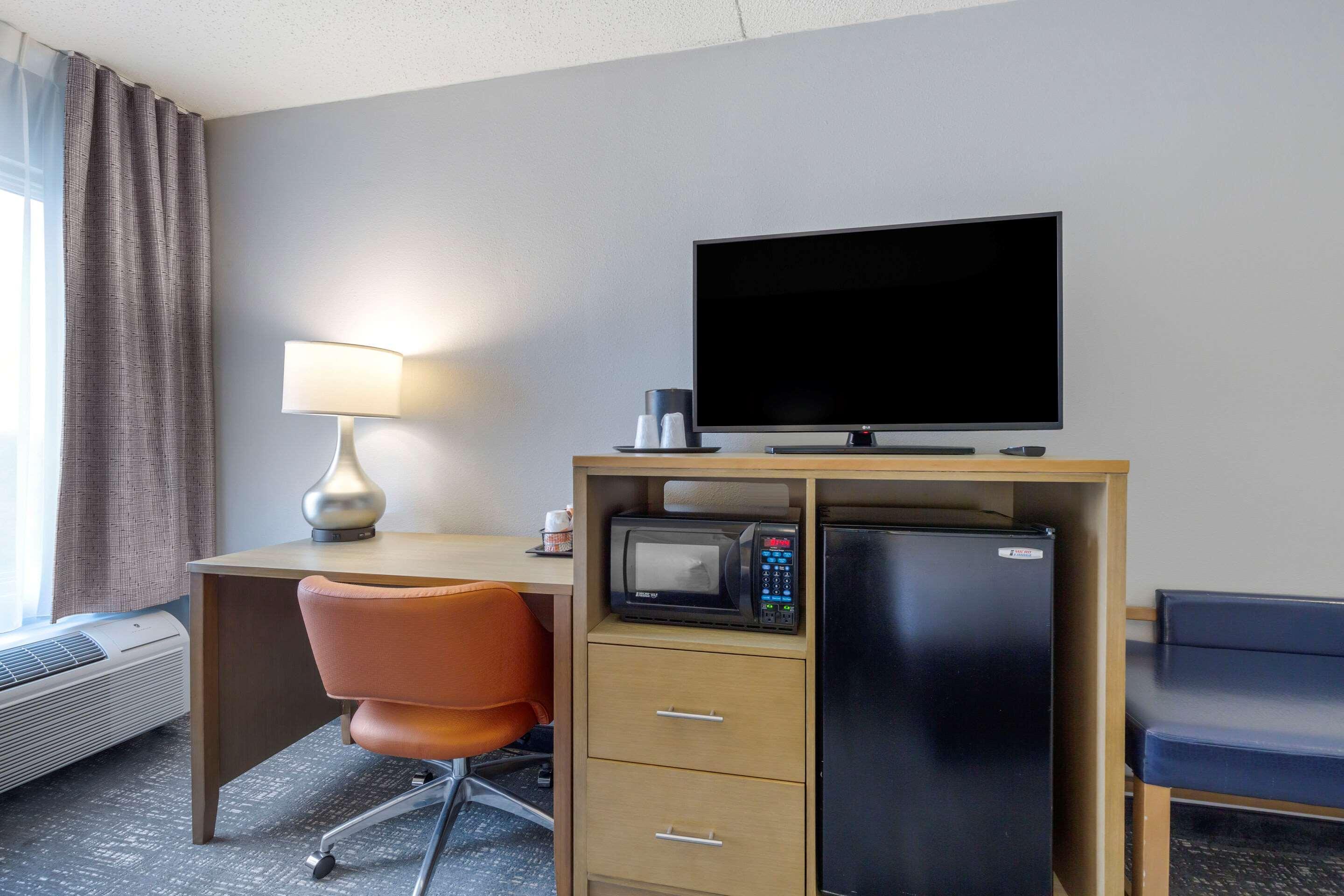 Comfort Inn & Suites Alexandria West Exteriér fotografie