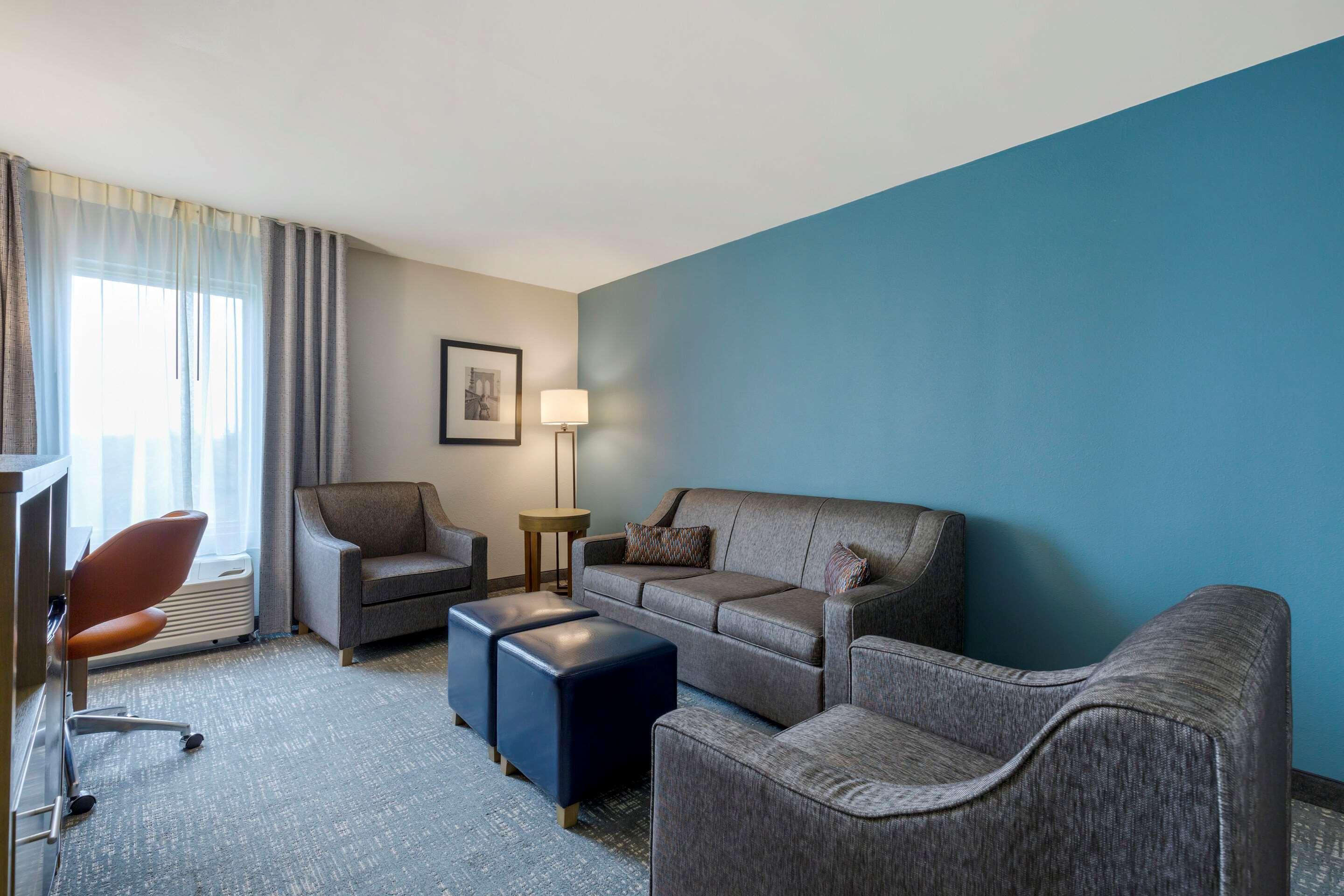 Comfort Inn & Suites Alexandria West Exteriér fotografie
