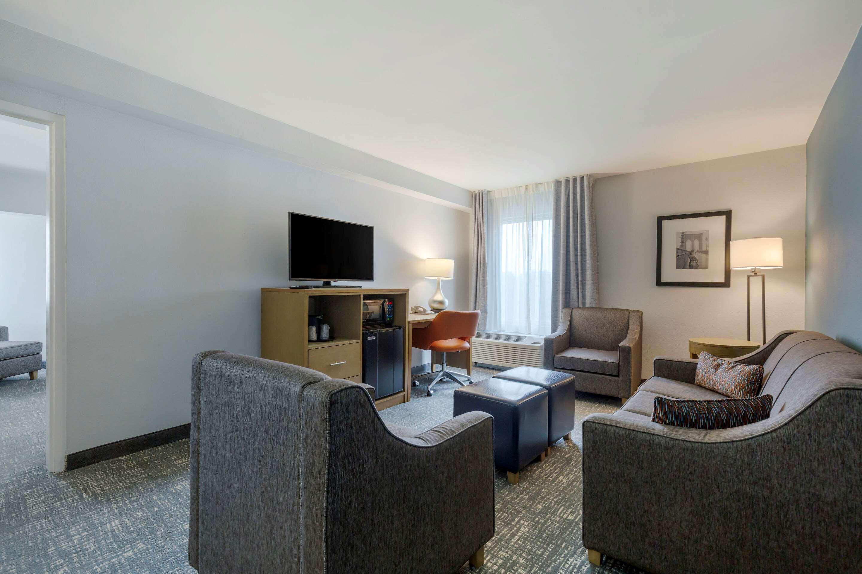 Comfort Inn & Suites Alexandria West Exteriér fotografie