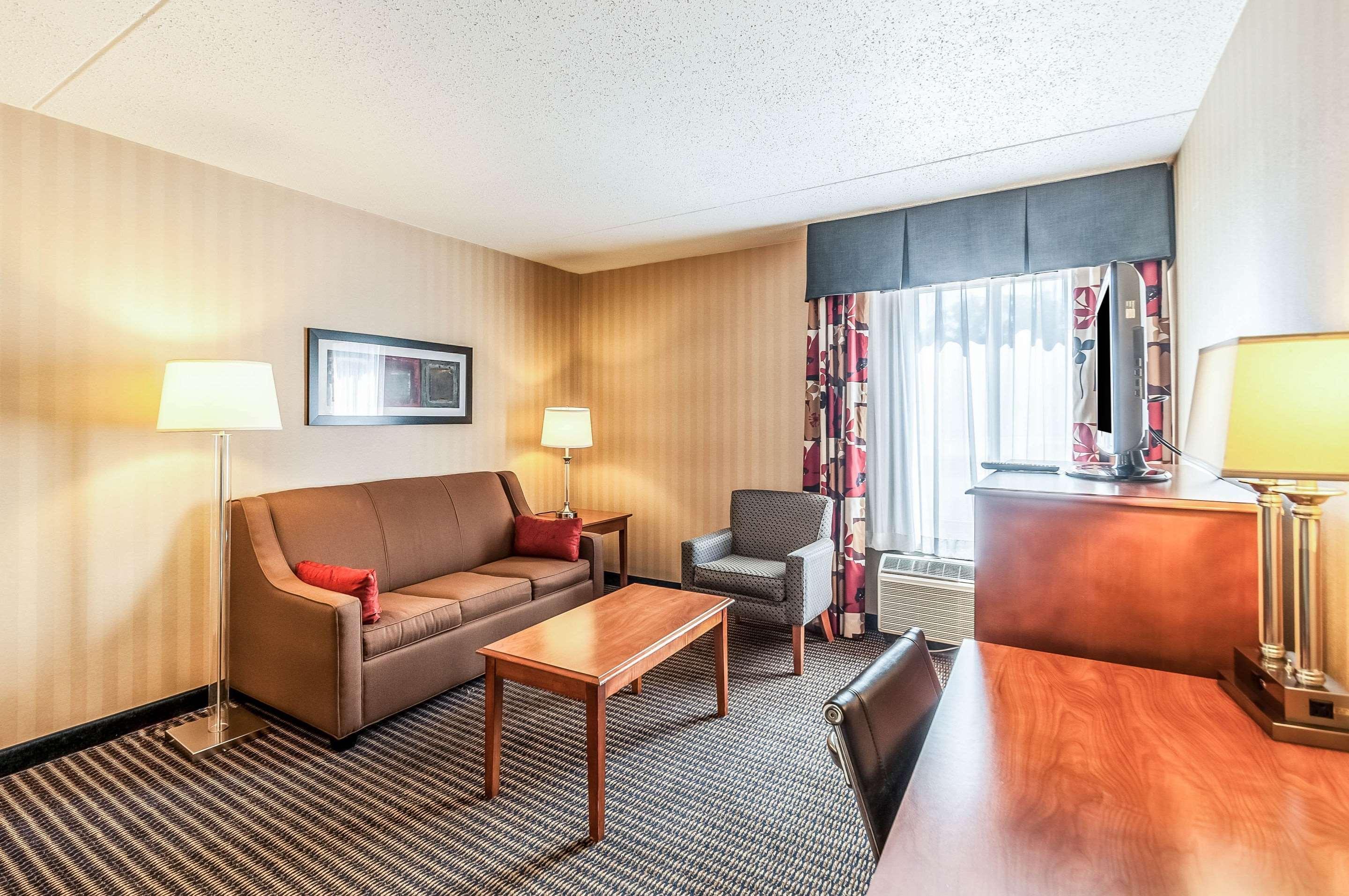 Comfort Inn & Suites Alexandria West Exteriér fotografie
