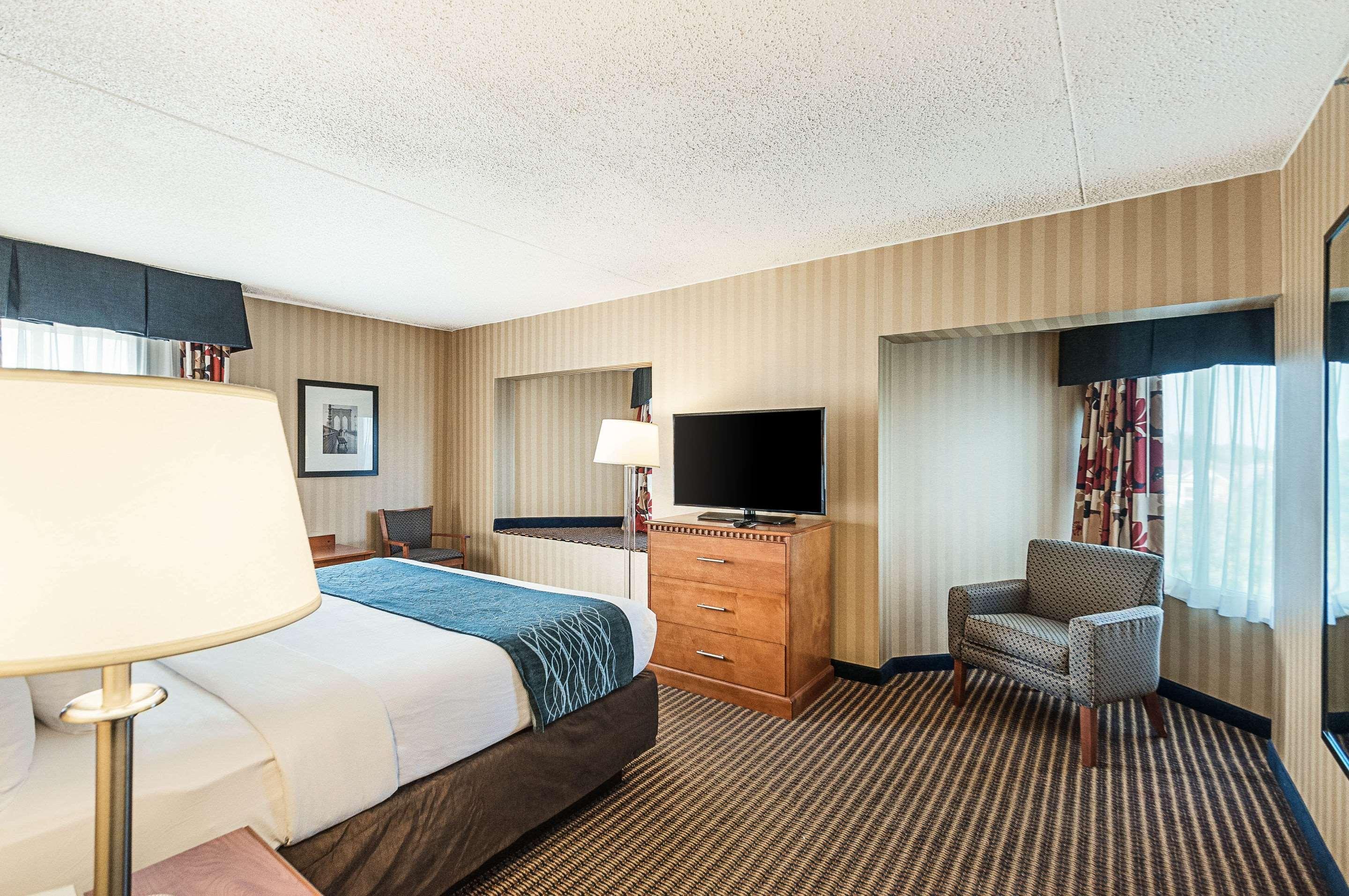 Comfort Inn & Suites Alexandria West Exteriér fotografie